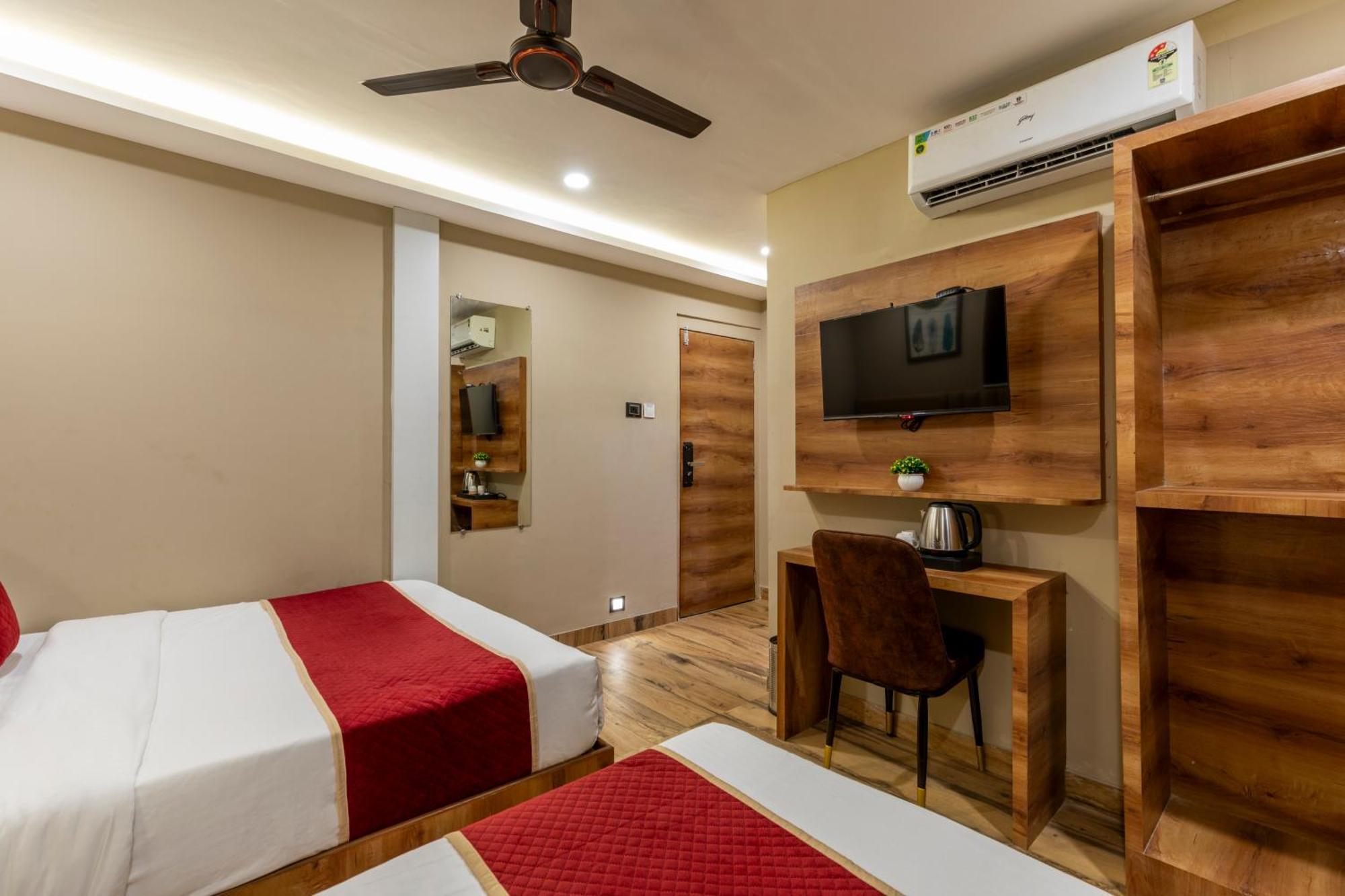 Hotel Zara International Мумбай Екстериор снимка